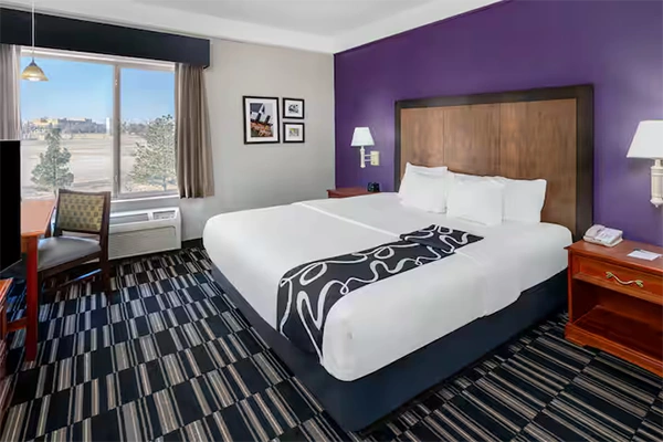 La Quinta Inn & Suites Roswell GA - Before Renovation