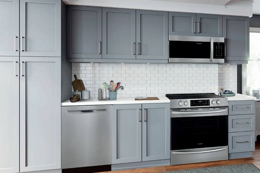 Modern straight-line kitchen cabinet featuring a seamless horizontal layout and a clean-lined, handle-free facade