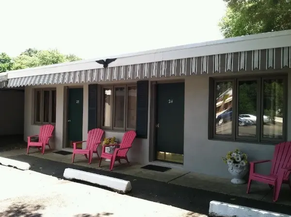 Holly Hill Motel