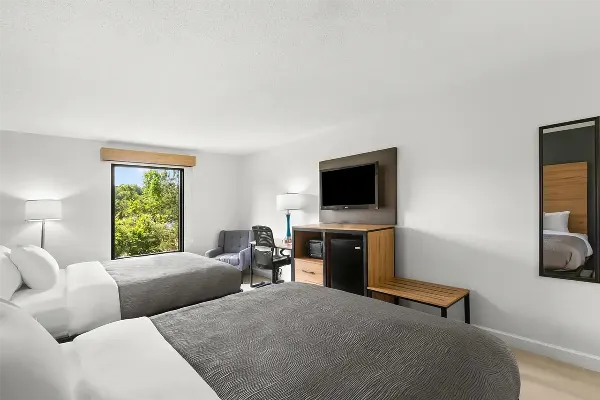 Quality Inn Tallapoosa Furniture