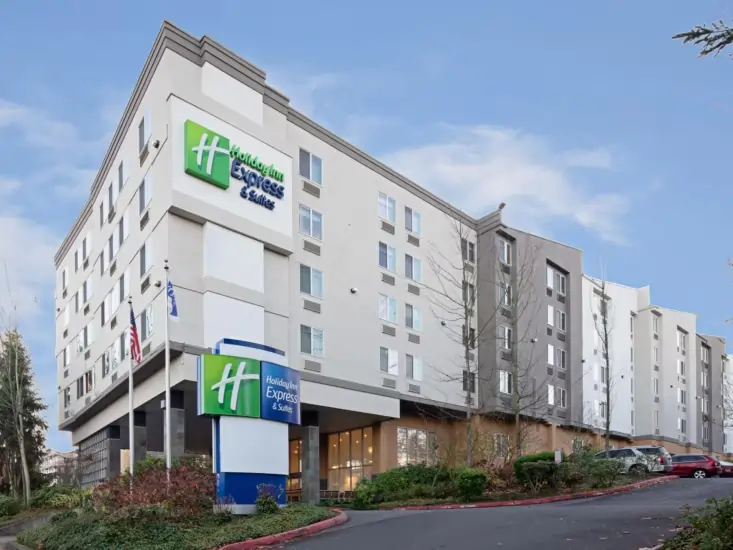 Holiday Inn Express & Suites, SeaTac, WA