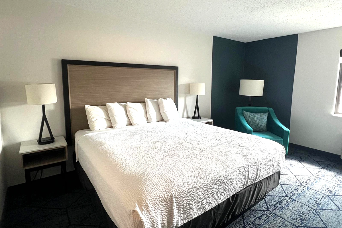 Baymont by Wyndham Columbia Missouri single bed