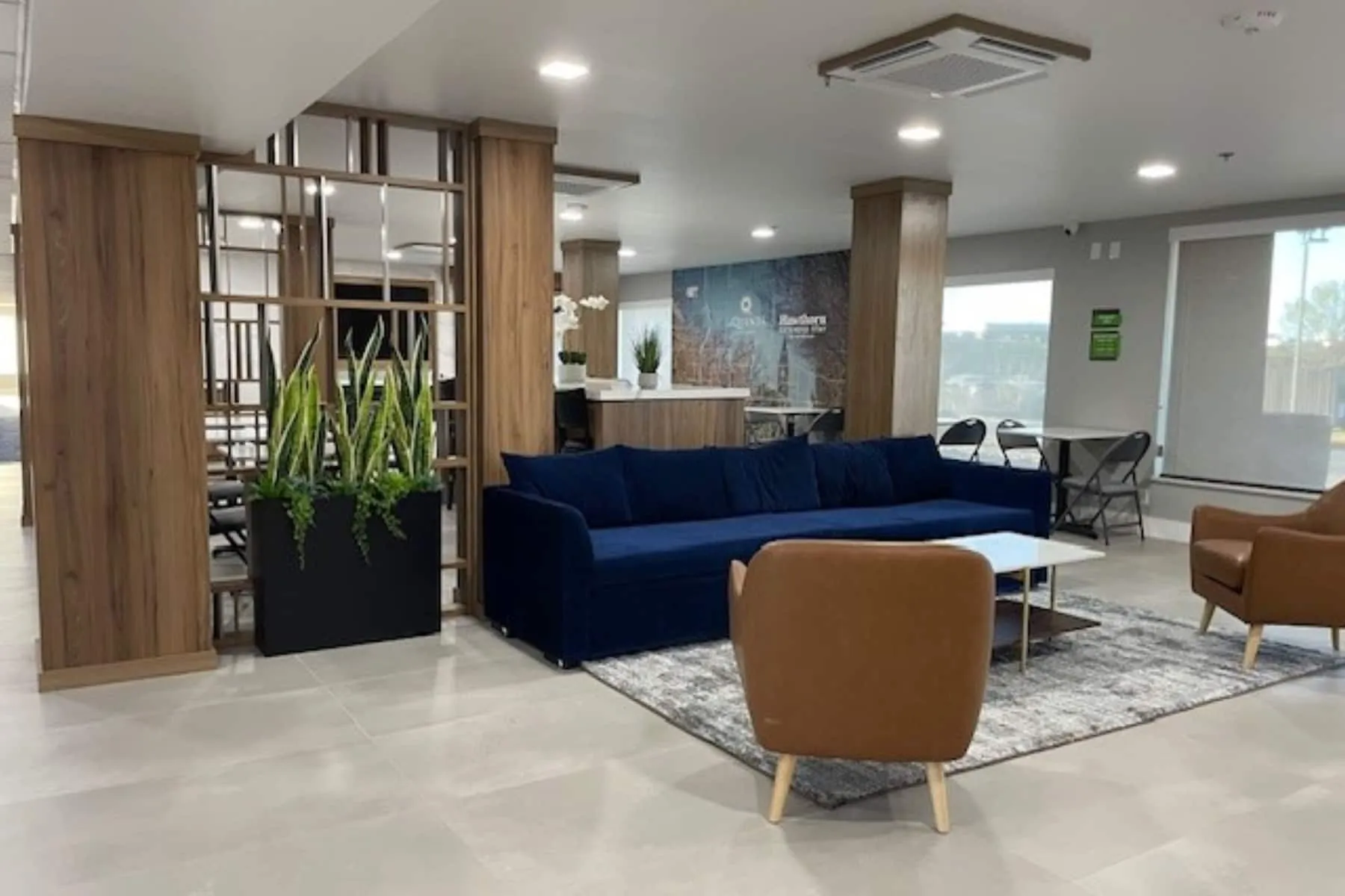 Approved Furniture - Dual-Brand Prototype La Quinta Hawthorn by Wyndham Springdale, Arkansas