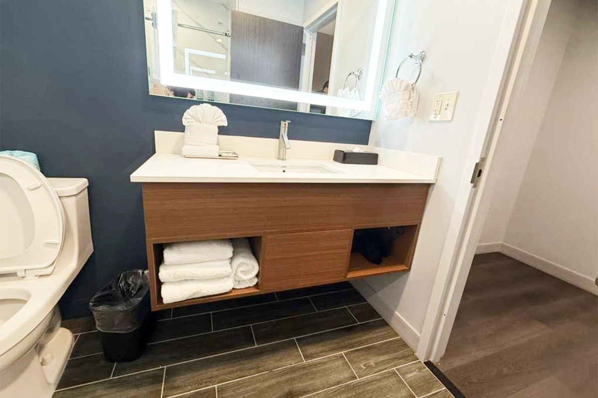 Best Western Niantic Hotel Furniture