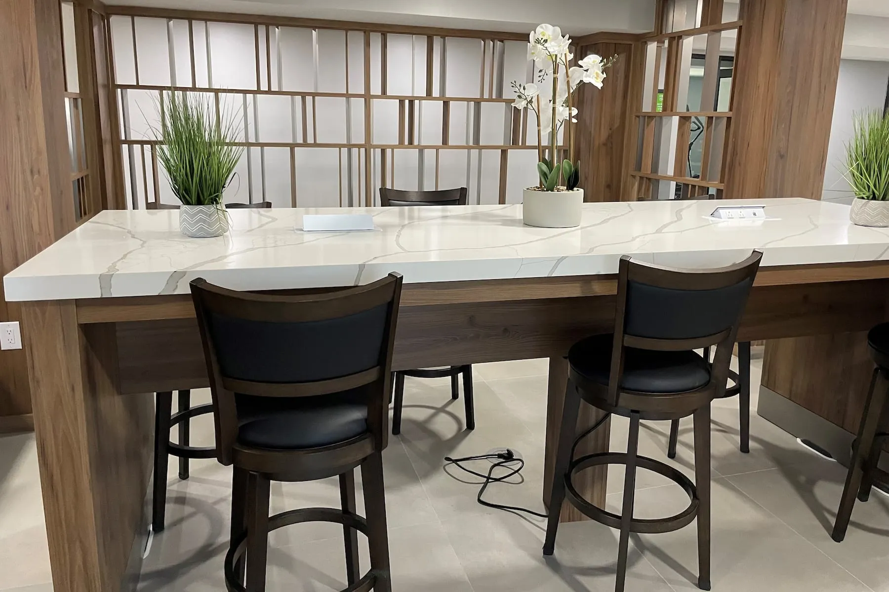 Approved Furniture - Dual-Brand Prototype La Quinta Hawthorn by Wyndham Springdale, Arkansas