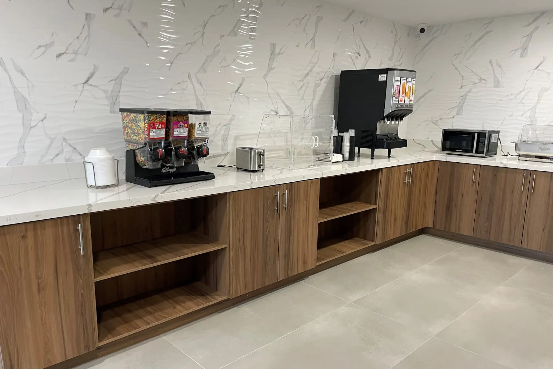 Approved Furniture - Dual-Brand Prototype La Quinta Hawthorn by Wyndham Springdale, Arkansas
