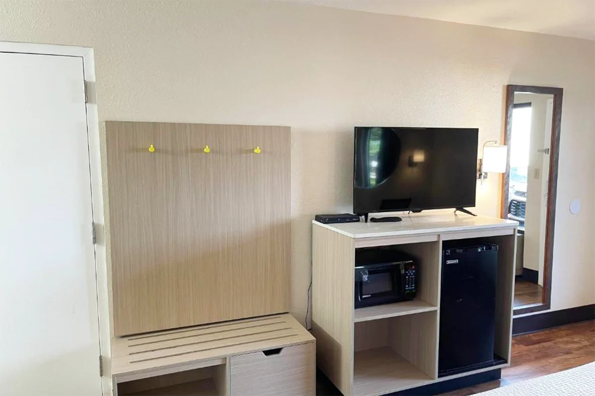 Days-Inn-&-Suites-by-Wyndham-Navarre hotel furniture