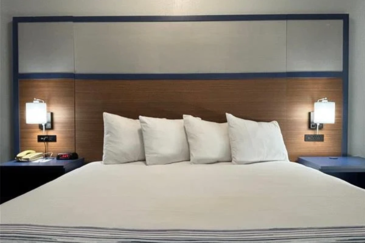 AmericInn by Wyndham Galesburg IL