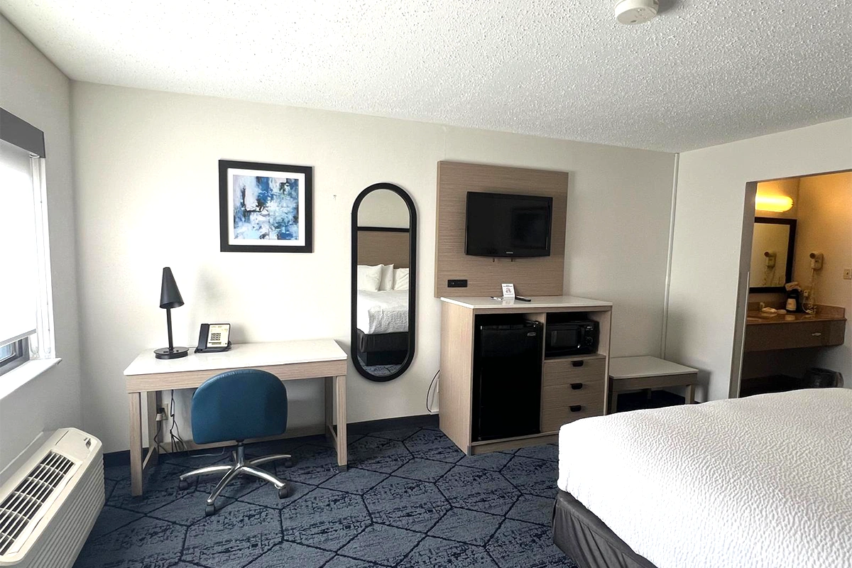 Baymont by Wyndham Columbia Missouri single bed