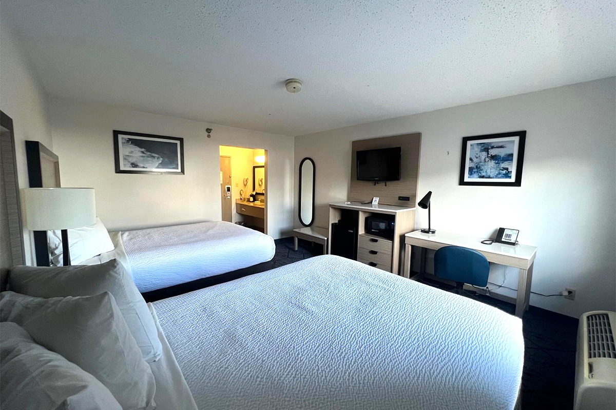 Baymont by Wyndham Columbia Missouri double bed