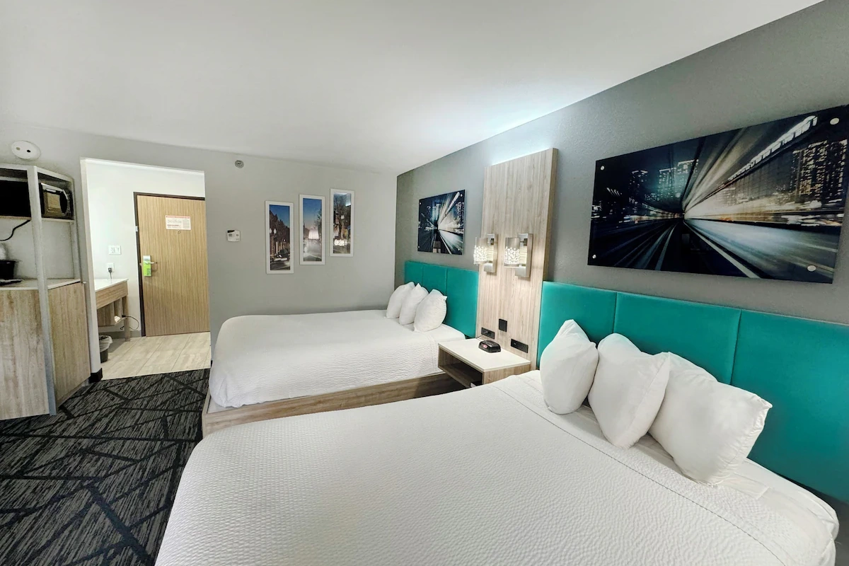 La Quinta Inn & Suites by Wyndham,