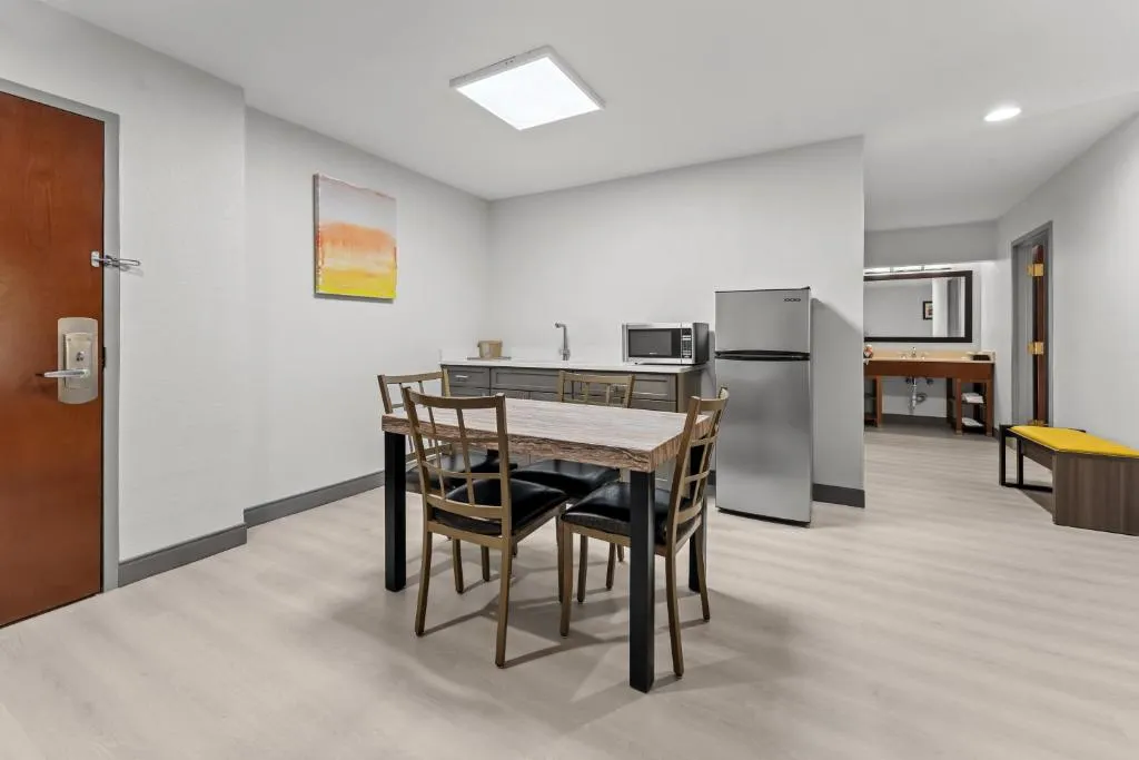 Comfort Inn & Suites Perry National Fairgrounds Area