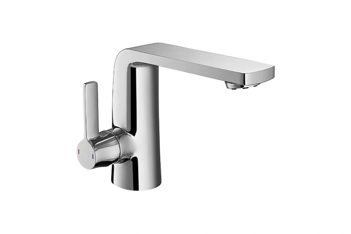 Space-saving single lever faucet for compact hotel bathrooms