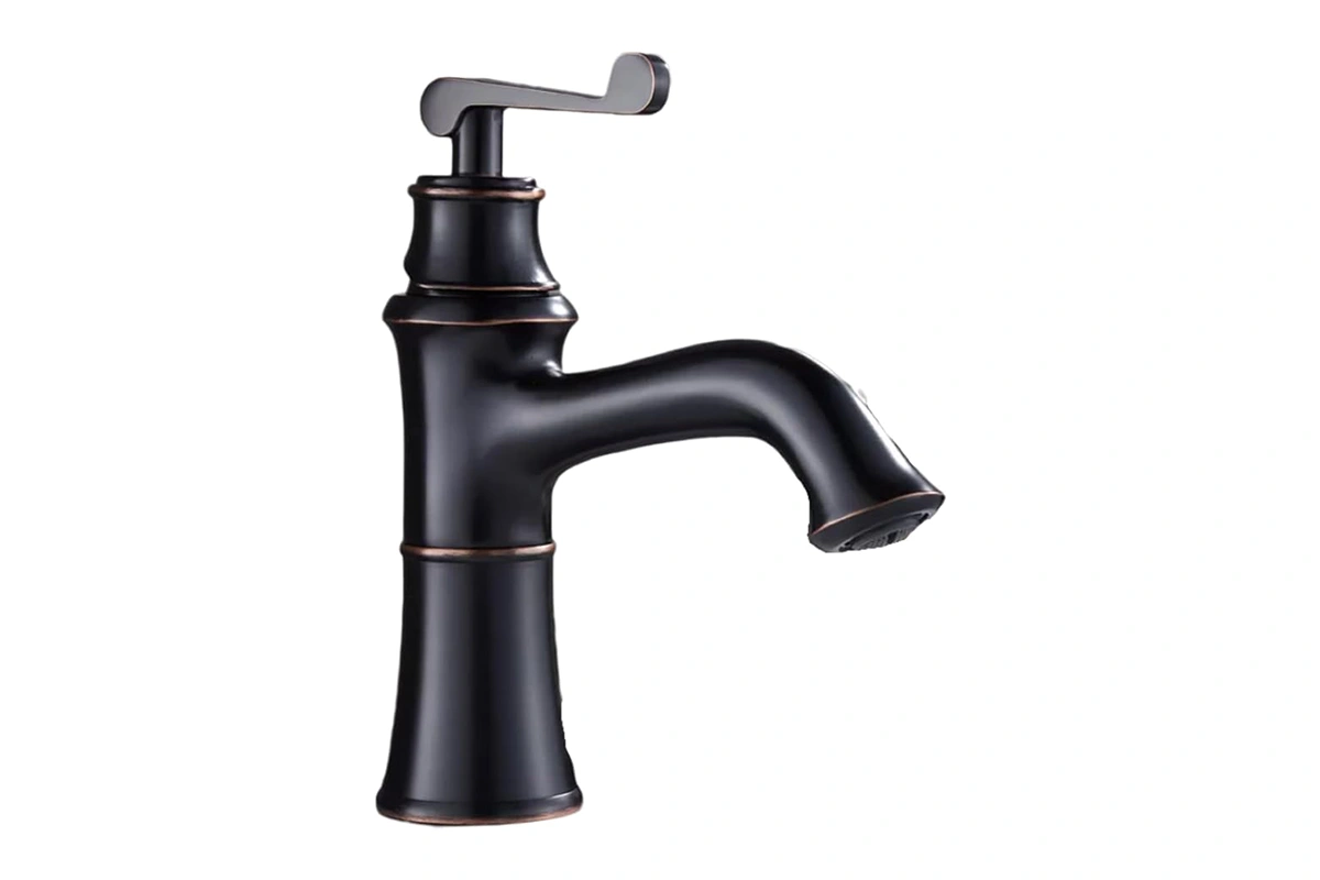 Antique-inspired basin faucet for charming boutique hotel guest rooms